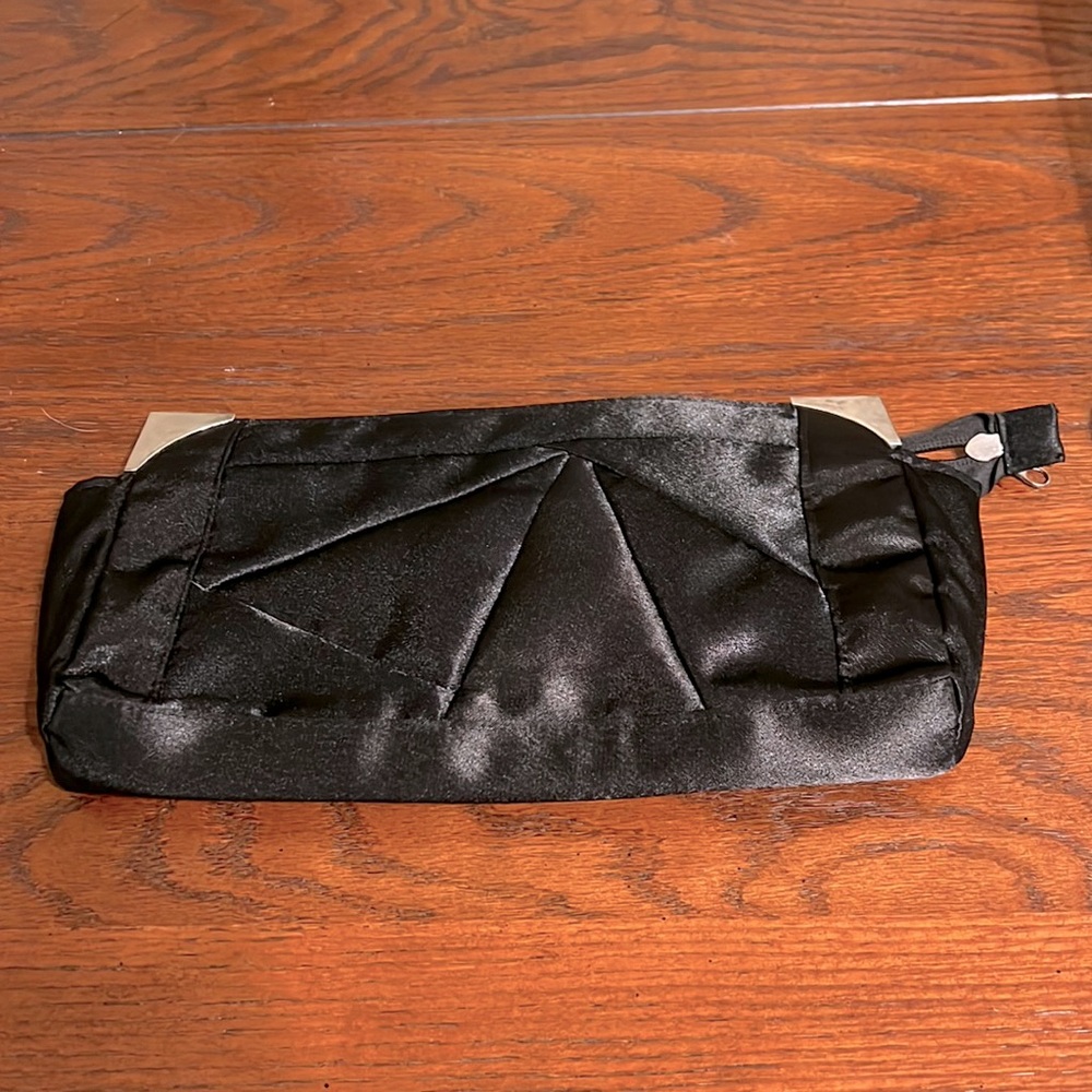 Bijoux Terner Black Clutch